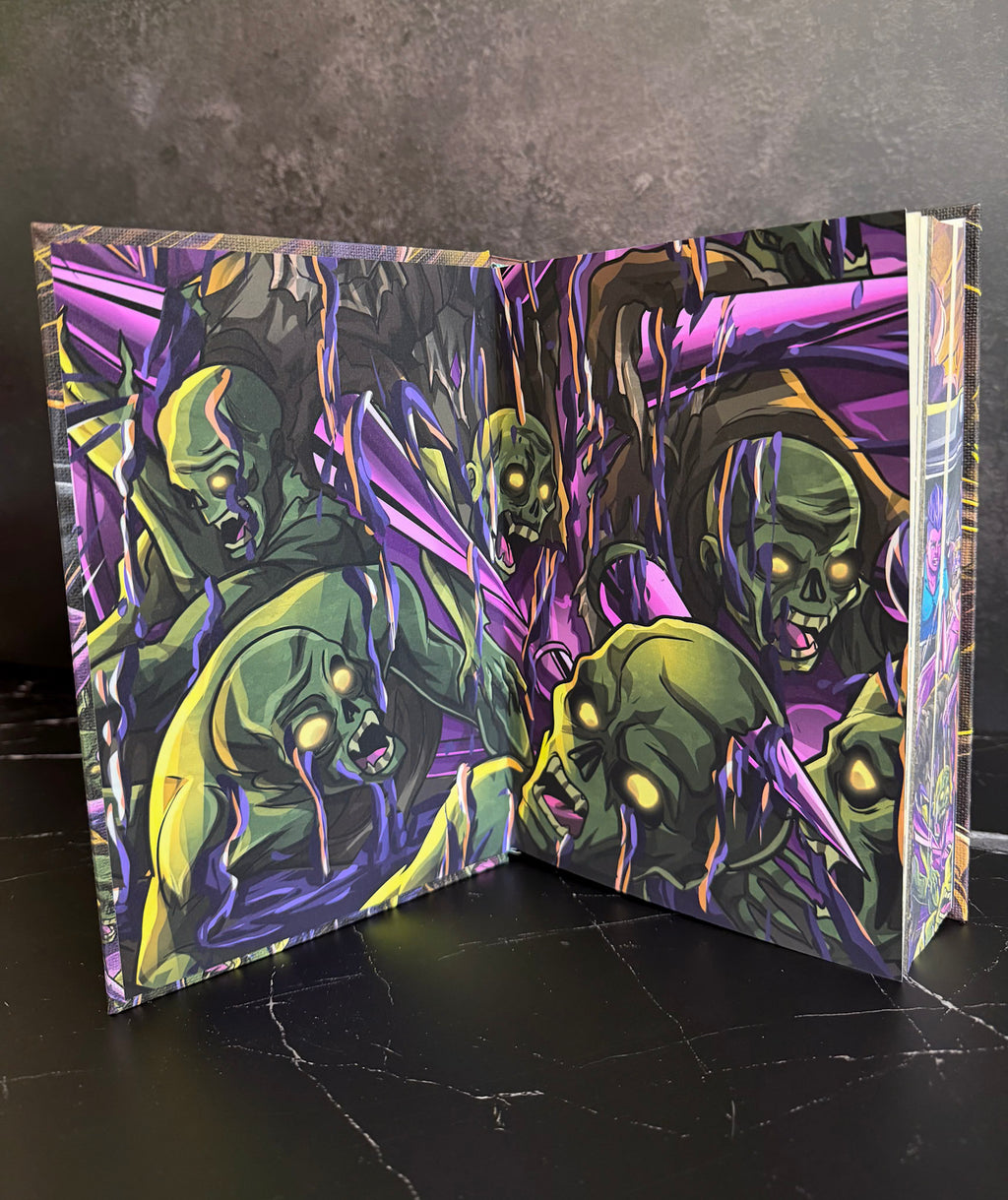 PRE-ORDER: Dungeon Crawler Carl by Matt Dinniman ft art by Duarduart