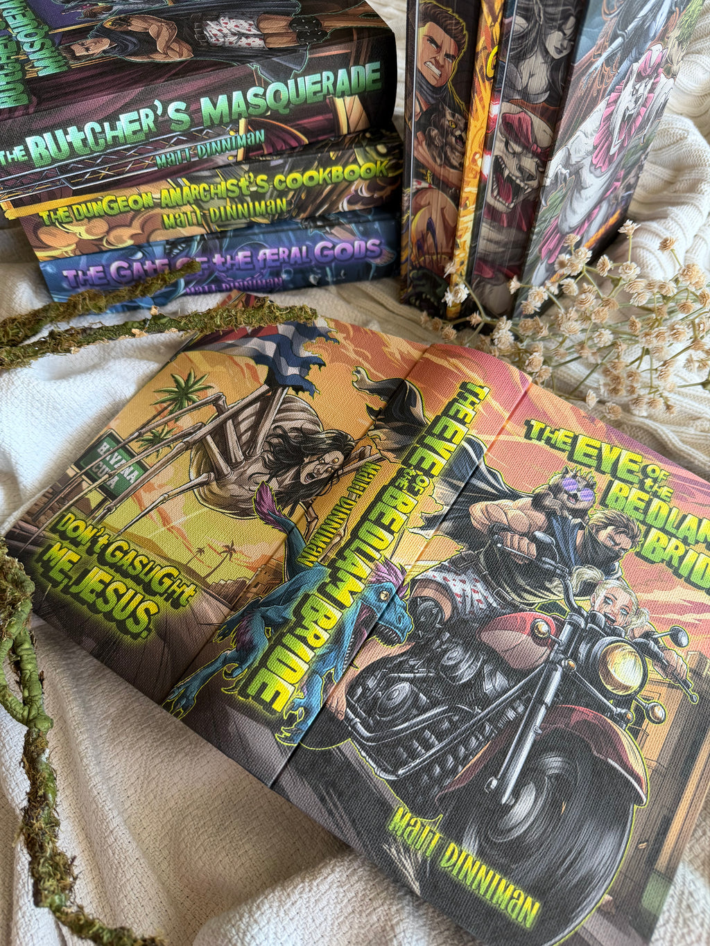 PRE-ORDER: Dungeon Crawler Carl by Matt Dinniman ft art by Duarduart