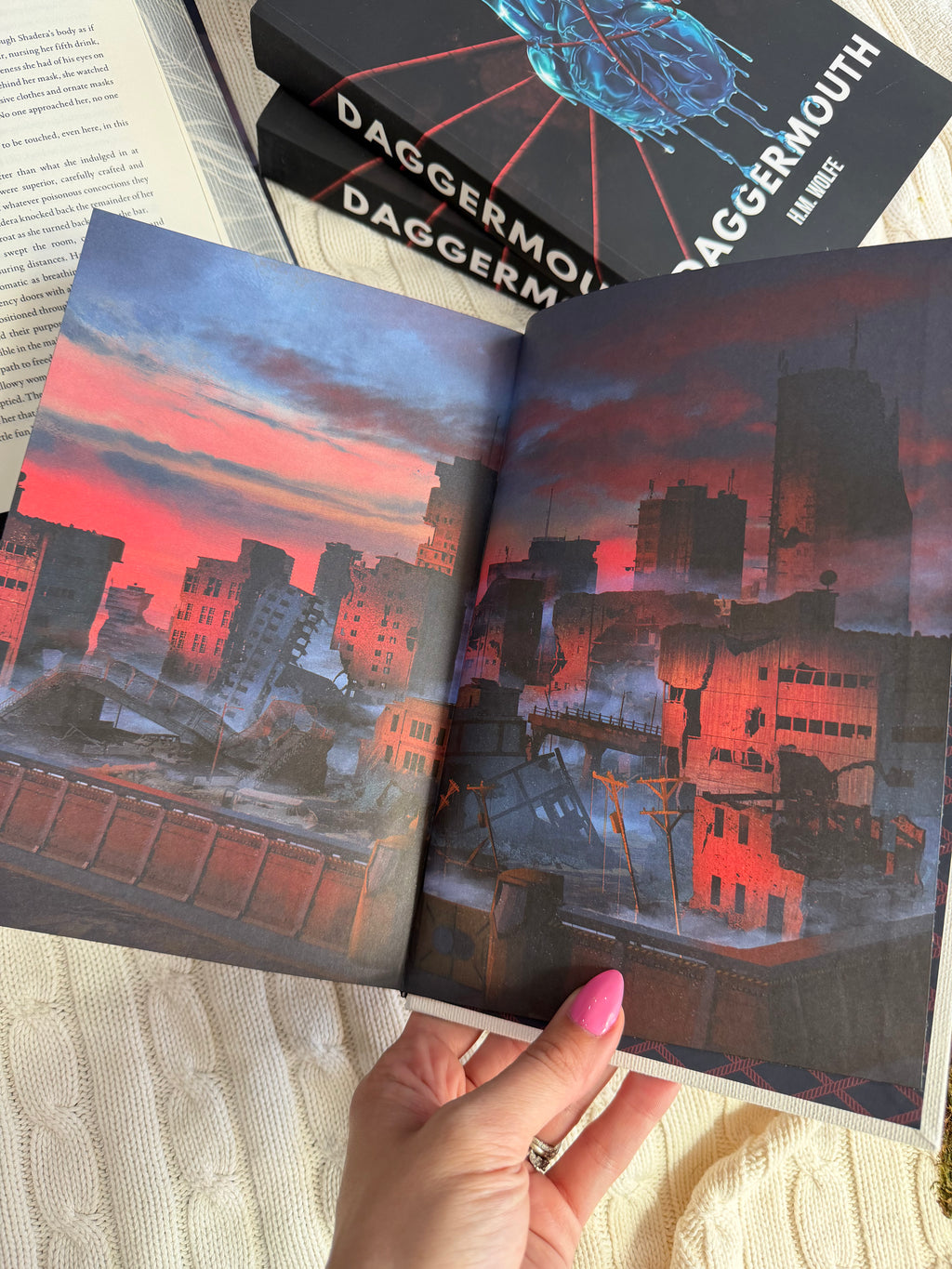 Daggermouth by H.M. Wolf ft art by Bindrebindery